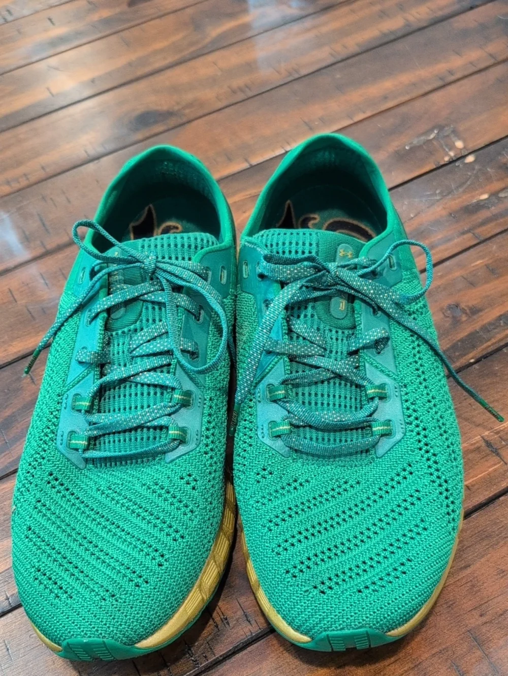 Under Armour Notre Dame HOVR Sonic Sneakers Bluetooth Enabled